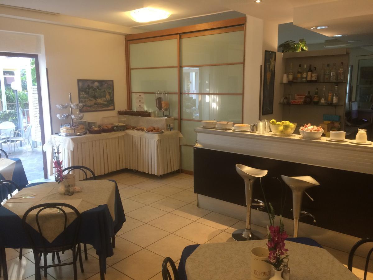 Residence Abamar Rimini Bagian luar foto